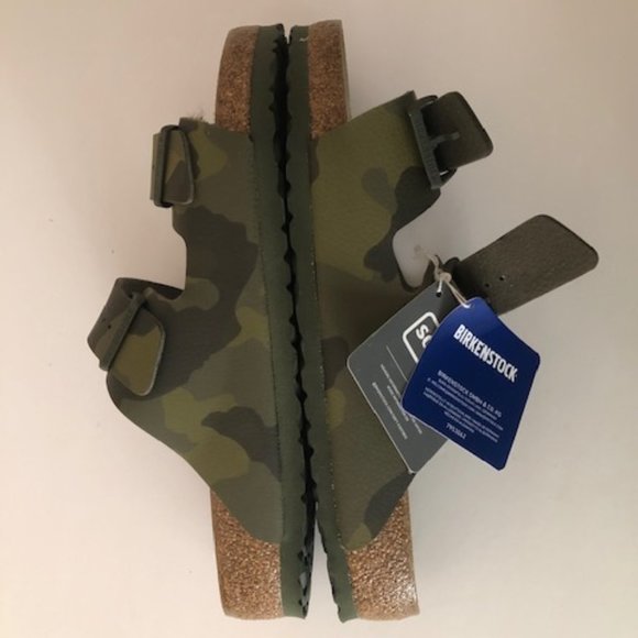 Birkenstock Arizona Soft Footbed Camo Sandal. Size: 7, 9, 10, 11, 12 - Picture 6 of 14
